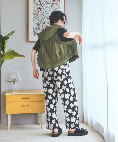 niko and...(ニコアンド)の「BOYSシルエットフードベスト(ベスト・レディース・カーキ/ネイビー/レッド・MEDIUM/LARGE)」の14枚目の写真