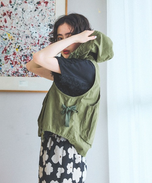 niko and...(ニコアンド)の「BOYSシルエットフードベスト(ベスト・レディース・カーキ/ネイビー/レッド・MEDIUM/LARGE)」の16枚目の写真