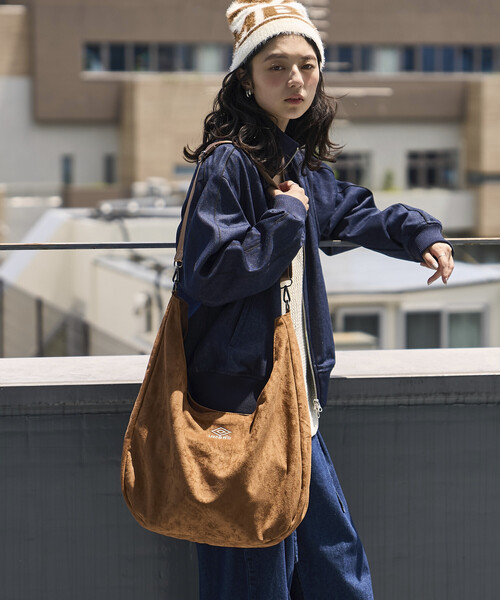 UMBRO(アンブロ)の「UMBRO/アンブロ SP BRUSHED ROUND SHOULDER BAG/別注 ブラッシュド ラウンドショルダーバッグ(ショルダーバッグ・メンズ・ブラウン/ダークブラウン/ブラック・ONE SIZE)」の5枚目の写真