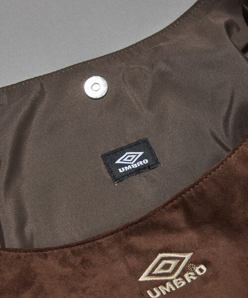 UMBRO(アンブロ)の「UMBRO/アンブロ SP BRUSHED ROUND SHOULDER BAG/別注 ブラッシュド ラウンドショルダーバッグ(ショルダーバッグ・メンズ・ブラウン/ダークブラウン/ブラック・ONE SIZE)」の10枚目の写真