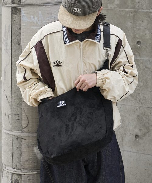 UMBRO(アンブロ)の「UMBRO/アンブロ SP BRUSHED ROUND SHOULDER BAG/別注 ブラッシュド ラウンドショルダーバッグ(ショルダーバッグ・メンズ・ブラウン/ダークブラウン/ブラック・ONE SIZE)」の17枚目の写真