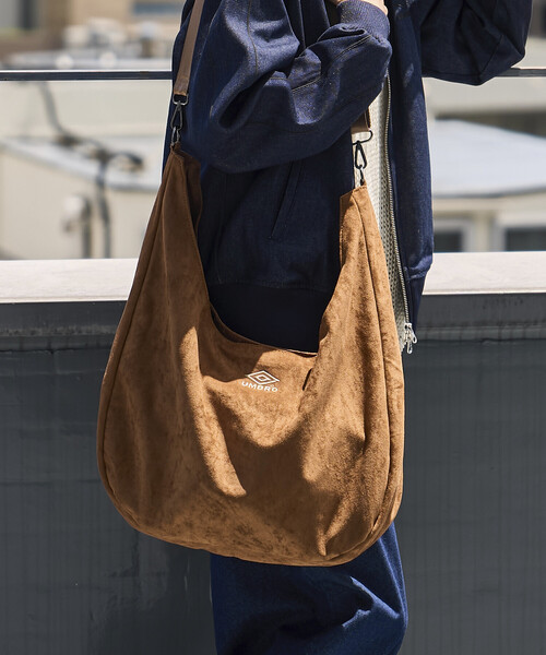 UMBRO(アンブロ)の「UMBRO/アンブロ SP BRUSHED ROUND SHOULDER BAG/別注 ブラッシュド ラウンドショルダーバッグ(ショルダーバッグ・メンズ・ブラウン/ダークブラウン/ブラック・ONE SIZE)」の18枚目の写真