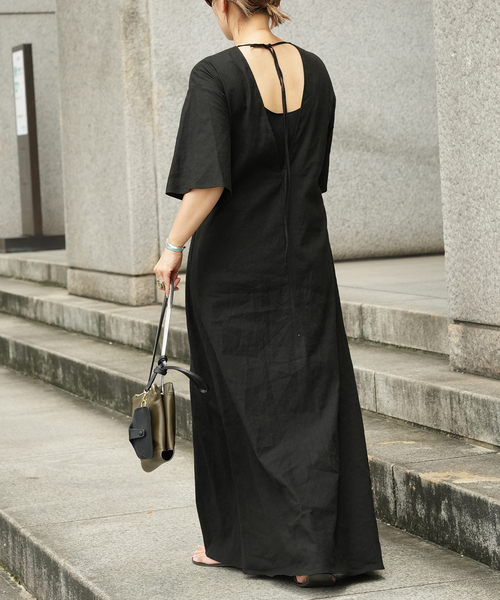 CELERI(セルリ)の「CELERI Vネック マキシワンピース(ワンピース・レディース・ブラック/ホワイト・38/36)」の10枚目の写真