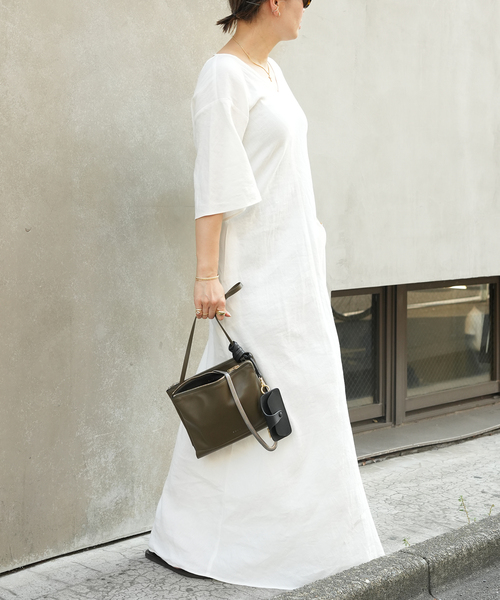 CELERI(セルリ)の「CELERI Vネック マキシワンピース(ワンピース・レディース・ブラック/ホワイト・38/36)」の12枚目の写真