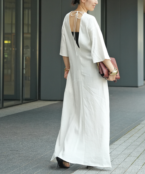 CELERI(セルリ)の「CELERI Vネック マキシワンピース(ワンピース・レディース・ブラック/ホワイト・38/36)」の22枚目の写真