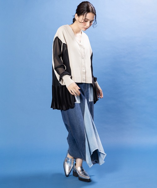 OSMOSIS（オズモーシス）の「切替プリーツニットカーディガン（カーディガン/ボレロ・レディース・ブラック/ライトベージュ/ライトグレー・ONE SIZE）」の17枚目の写真