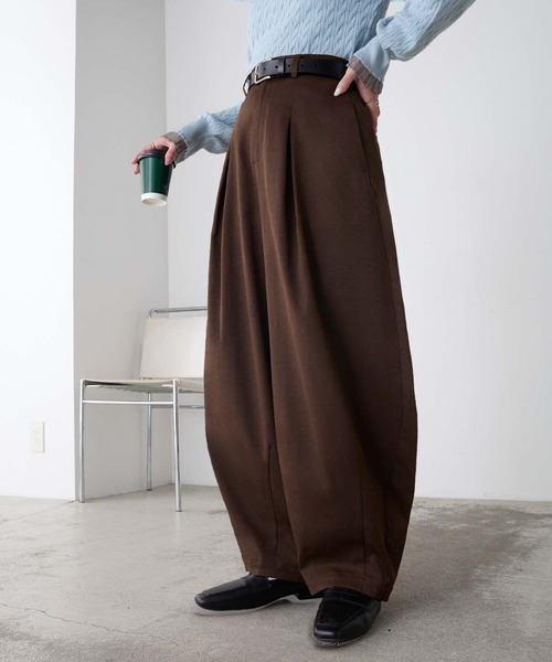 BONLECILL(ボンルシール)の「【マシンウォッシャブル】綺麗easyワンタックコクーンパンツ(その他パンツ・レディース・ブラウン/チャコールグレー/ベージュ/ブラック・S/M/L)」の3枚目の写真