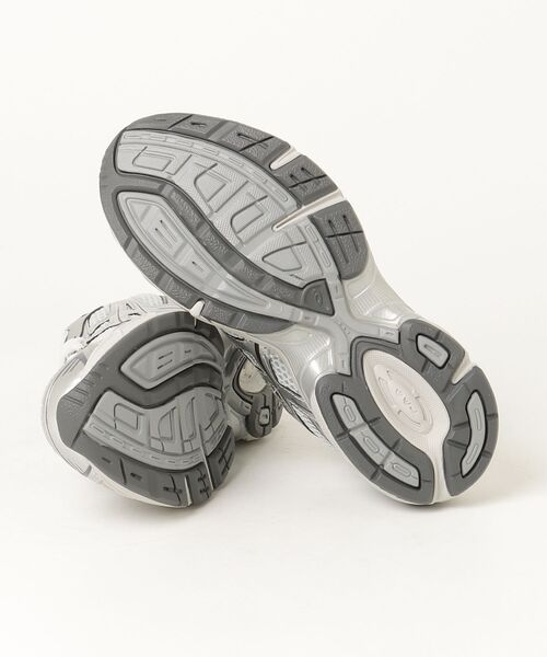 ASICS(アシックス)の「GEL-1130 / ゲル1130(スニーカー・メンズ・グレー系その他・25/23.5/24.5/28/27/24/23/26/25.5/26.5/27.5)」の4枚目の写真