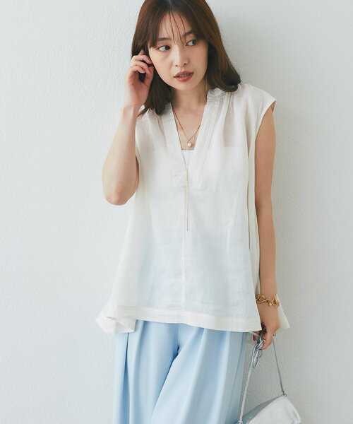 La boutique BonBon（ラブティックボンボン）の「【WEB限定】ラスターラミーブラウス（シャツ/ブラウス・レディース・オフホワイト/ブラウン・FREE）」の6枚目の写真