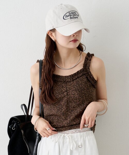 mystic（ミスティック）の「26AWパット付きギャザーフリルキャミ（タンクトップ・レディース・アイボリー/ブラウン/グレー/ブラック/オフホワイト・FREE）」の7枚目の写真