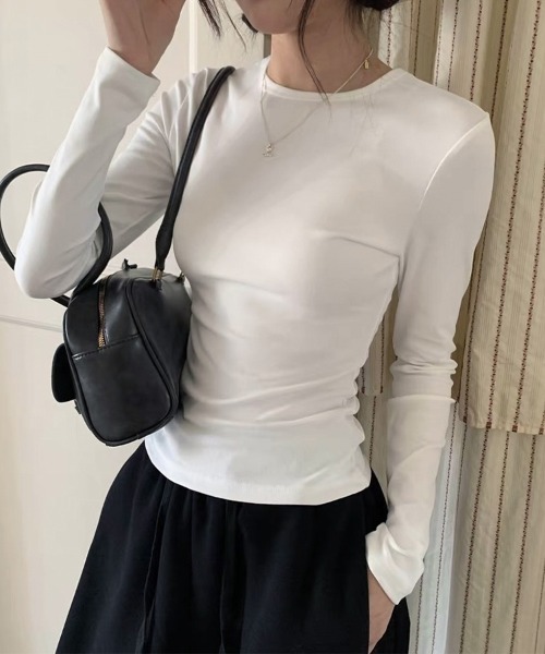 ONEP STAR(ワンピスター)の「ベーシックフィット長袖クルーネックカットソー(Tシャツ/カットソー・レディース・グレー/ホワイト/ブラック・FREE)」の2枚目の写真