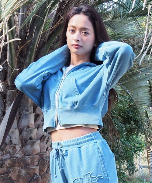 BILLABONG(ビラボン)の「BILLABONG ウィメンズ LOOSE CROPPED WASHED ZIP PARKA パーカー 【2026年秋冬モデル】/ビラボンヴィンテージライククロップドジップアップフーディー(セットアップ対応可)(パーカー・レディース・ライトブルー/ブラック・MEDIUM/LARGE)」の2枚目の写真