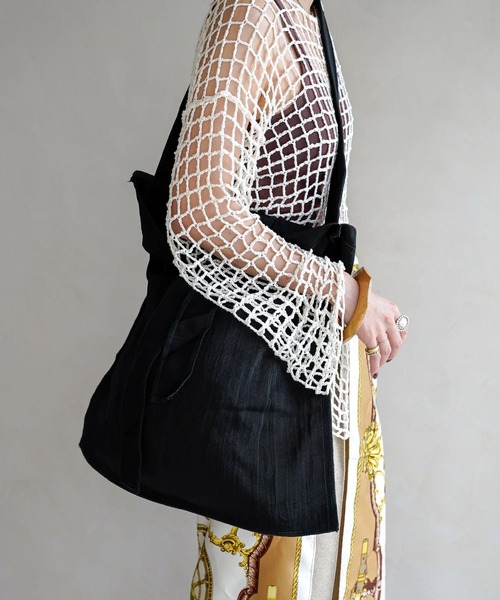 ITTI(イッチ)の「MARY INSIDE OUT TOTE - L / CERATO BRIGHT(トートバッグ・レディース・ブラウン/ブラック・FREE)」の7枚目の写真