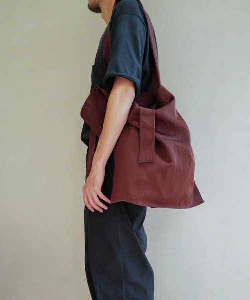 ITTI(イッチ)の「MARY INSIDE OUT TOTE - L / CERATO BRIGHT(トートバッグ・レディース・ブラウン/ブラック・FREE)」の10枚目の写真