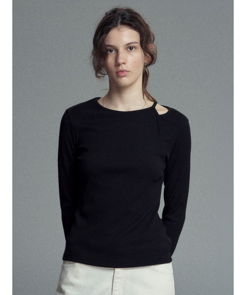MALOUPE(マロップ)の「5117 肩ポイントスリムTシャツ (ブラック)(Tシャツ/カットソー・レディース・ブラック・FREE)」の1枚目の写真