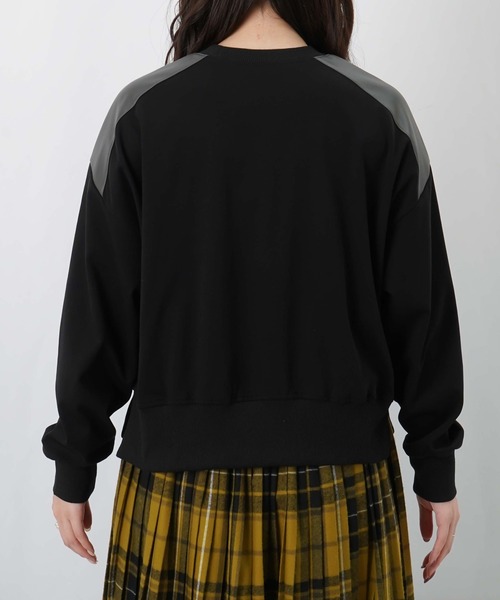 LUCA/LADY LUCK LUCA(ルカ/レディラックルカ)の「LC/LLL フェイクレザーロゴトップス(Tシャツ/カットソー・レディース・ベージュ/ブラック/ブラウン・FREE)」の18枚目の写真