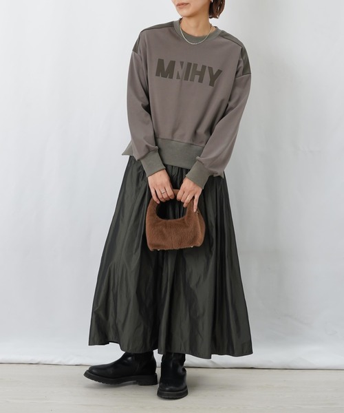 LUCA/LADY LUCK LUCA(ルカ/レディラックルカ)の「LC/LLL フェイクレザーロゴトップス(Tシャツ/カットソー・レディース・ベージュ/ブラック/ブラウン・FREE)」の4枚目の写真