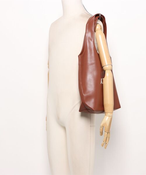 A.P.C.（アーペーセー）の「TOTE NINON SMALL（トートバッグ・レディース・ブラウン系その他・ONESIZE）」の5枚目の写真