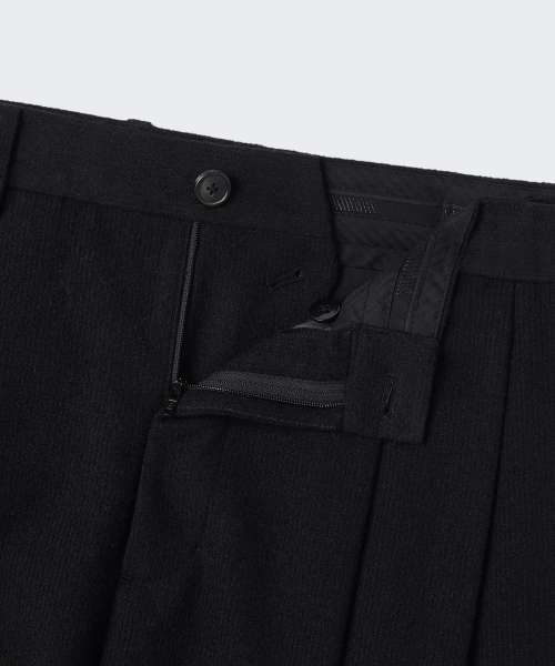 MUSINSA STANDARD（ムシンサスタンダード）の「ウールブレンドコーデュロイエクストラワイドパンツ[ブラック]（その他パンツ・メンズ・その他・26/33/34/36/38/40/42/27/28/29/30/31/32）」の4枚目の写真