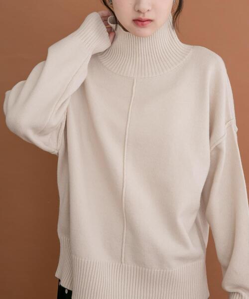ITEMS URBANRESEARCH（アイテムズ アーバンリサーチ）の「ハイネックワイドニット（ニット/セーター・レディース・ホワイト系その他/オフホワイト/ネイビー/オレンジ・FREE）」の5枚目の写真