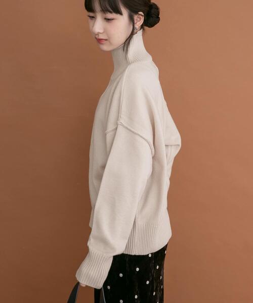 ITEMS URBANRESEARCH（アイテムズ アーバンリサーチ）の「ハイネックワイドニット（ニット/セーター・レディース・ホワイト系その他/オフホワイト/ネイビー/オレンジ・FREE）」の6枚目の写真
