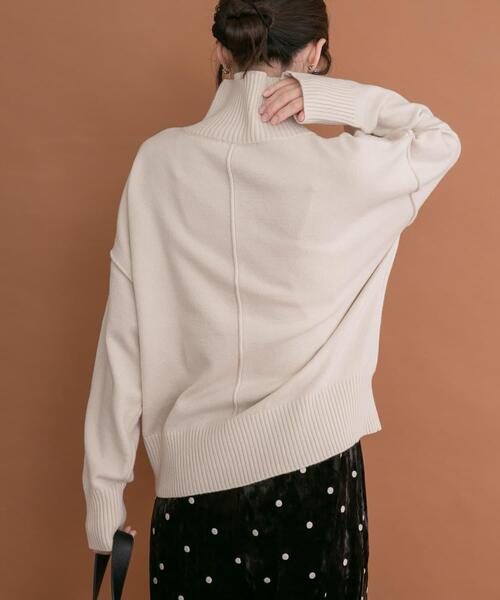 ITEMS URBANRESEARCH（アイテムズ アーバンリサーチ）の「ハイネックワイドニット（ニット/セーター・レディース・ホワイト系その他/オフホワイト/ネイビー/オレンジ・FREE）」の7枚目の写真