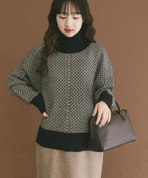 ITEMS URBANRESEARCH（アイテムズ アーバンリサーチ）の「ハイネックワイドニット（ニット/セーター・レディース・ホワイト系その他/オフホワイト/ネイビー/オレンジ・FREE）」の13枚目の写真
