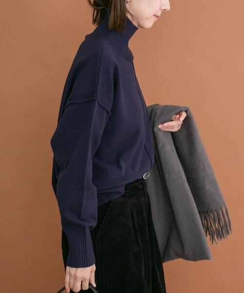 ITEMS URBANRESEARCH（アイテムズ アーバンリサーチ）の「ハイネックワイドニット（ニット/セーター・レディース・ホワイト系その他/オフホワイト/ネイビー/オレンジ・FREE）」の19枚目の写真