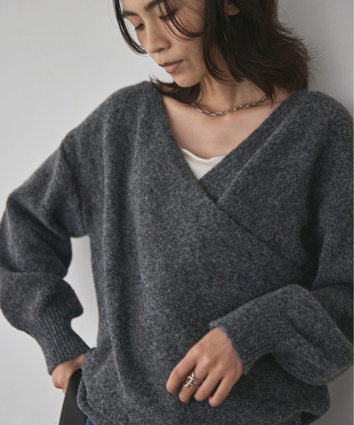 Doux archives(ドゥアルシーヴ)の「【EC先行予約】カシュクールニット(ニット/セーター・レディース・ベージュ/パープル/チャコールグレー・FREE)」の1枚目の写真