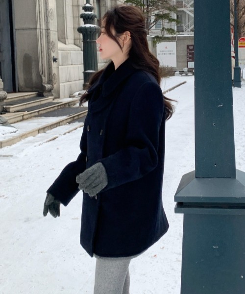 Aelina(エリナ)の「ステンカラーダブルブレストミドル丈コート(ピーコート・レディース・ネイビー・FREE)」の7枚目の写真