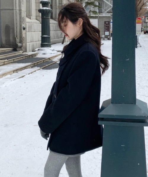 Aelina(エリナ)の「ステンカラーダブルブレストミドル丈コート(ピーコート・レディース・ネイビー・FREE)」の6枚目の写真