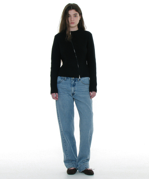 PARTIMENTO WOMEN(パルティメントウィメン)の「ヴィンテージウォッシュアシンメトリックジーンズ_ライトブルー(デニムパンツ・レディース・その他・SMALL/MEDIUM)」の4枚目の写真