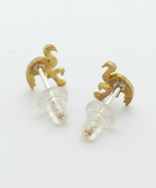 style counsel(スタイルカウンセル)の「【chibi jewels】チビ・ジュエルズ フラミンゴスタッズピアス(GOLD)Flamingo Stud Earrings(ピアス(両耳用)・レディース・ゴールド・FREE)」の2枚目の写真
