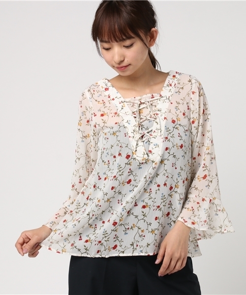 Honeys（ハニーズ）の「レースアップブラウス（シャツ/ブラウス・レディース・ホワイト系その他2/ホワイト系その他/レッド系その他/ブルー系その他2/ブルー系その他・L/M）」の2枚目の写真