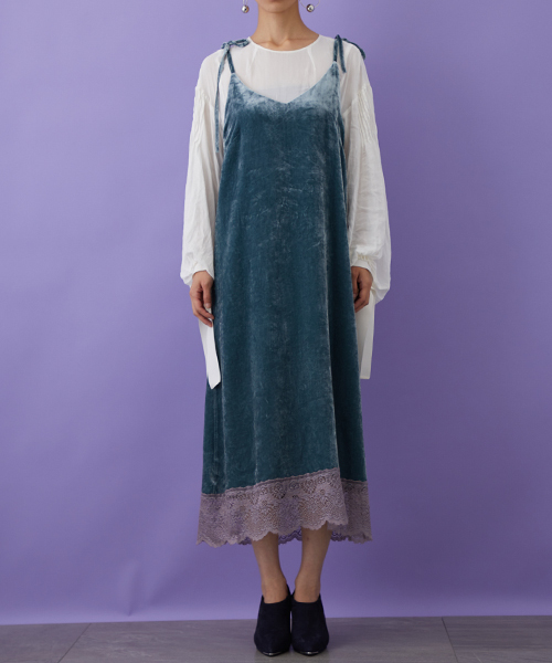 STUDIOUS(ステュディオス)の「シルクレーヨンベルベットキャミワンピース(ワンピース・レディース・ターコイズブルー/ネイビー・1)」の5枚目の写真