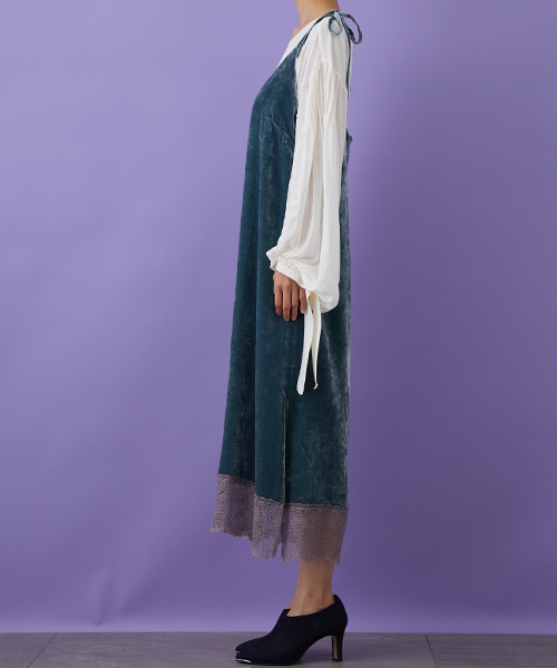 STUDIOUS(ステュディオス)の「シルクレーヨンベルベットキャミワンピース(ワンピース・レディース・ターコイズブルー/ネイビー・1)」の6枚目の写真