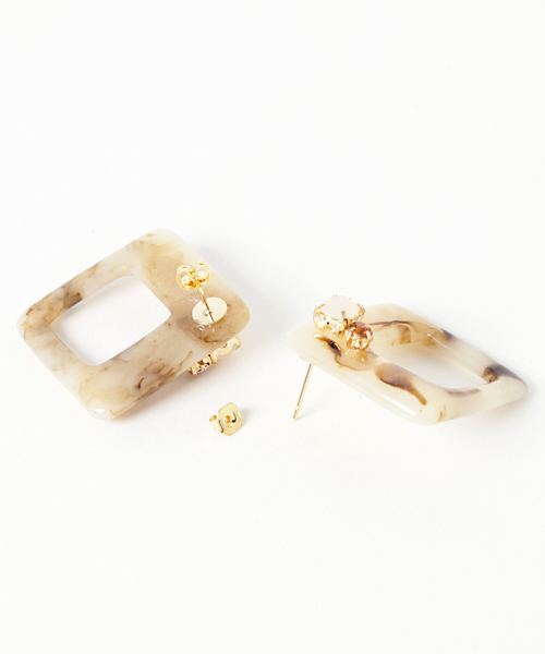 CIBRE（シブレ）の「アクリルモチーフピアス（ピアス（両耳用）・レディース・ベージュ/ブラウン・FREE）」の3枚目の写真