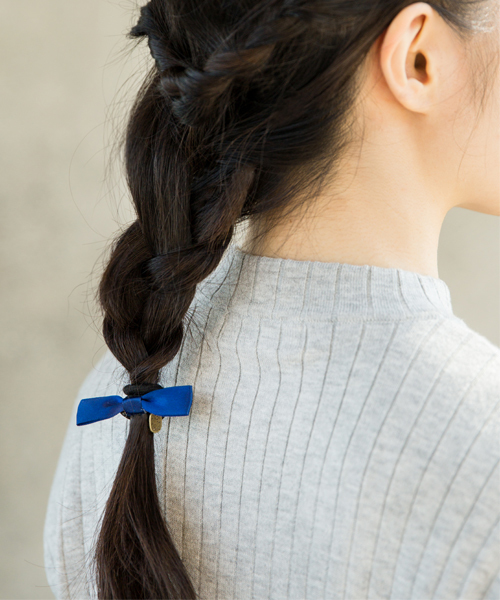 Fun & Daily（ファンアンドデイリー）の「F&D : シンプリーリボンヘアゴム（ヘアゴム・レディース・ブラック/グレー/ネイビー/ブルーグリーン/ワインレッド/ブラウン/イエロー/ピンク/グリーン/パープル/レッド/ミント・FREE）」の6枚目の写真