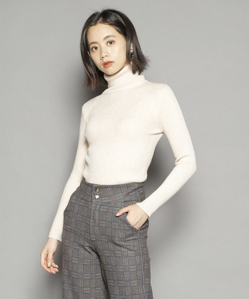 SY3（エスワイスリー）の「＜2018年春夏素材で再入荷！＞★インナーにもトップスにも使えるフィットするサイジング♪タートルネックジャスト丈カラーサマーニット（Tシャツ/カットソー・レディース・ホワイト/ベージュ/ライトブルー/キャメル/ライトグレー/ブラック/アイボリー/ワイン/ライトピンク・FREE）」の5枚目の写真