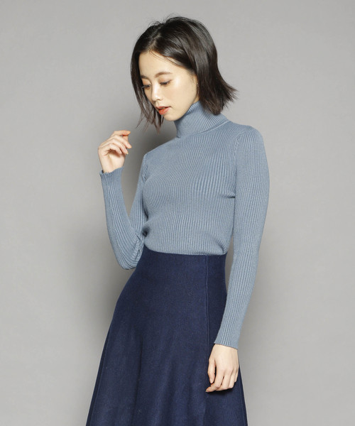 SY3（エスワイスリー）の「＜2018年春夏素材で再入荷！＞★インナーにもトップスにも使えるフィットするサイジング♪タートルネックジャスト丈カラーサマーニット（Tシャツ/カットソー・レディース・ホワイト/ベージュ/ライトブルー/キャメル/ライトグレー/ブラック/アイボリー/ワイン/ライトピンク・FREE）」の6枚目の写真