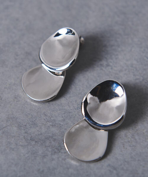 UNITED ARROWS（ユナイテッドアローズ）の「UBCB スプーン イヤリング（イヤリング・レディース・シルバー/ゴールド・FREE）」の4枚目の写真