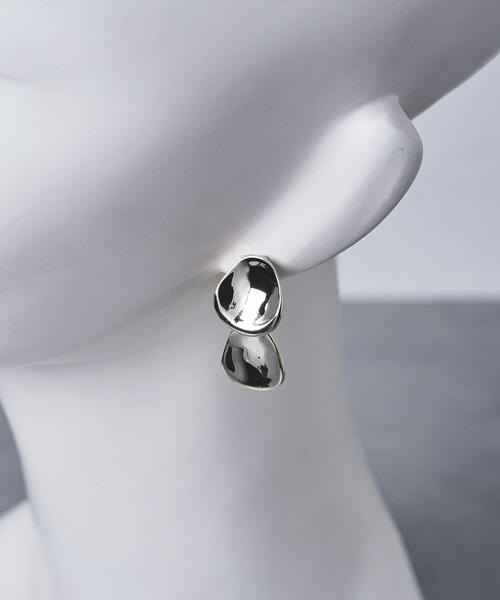 UNITED ARROWS（ユナイテッドアローズ）の「UBCB スプーン イヤリング（イヤリング・レディース・シルバー/ゴールド・FREE）」の5枚目の写真