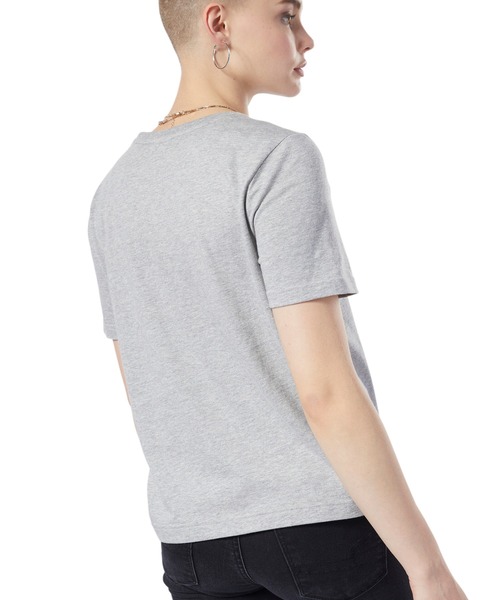 Reebok(リーボック)の「AC グラフィック Tシャツ(Tシャツ/カットソー・レディース・ホワイト/レッド/ホワイト×ブラック/コーラルピンク/グレー/コーラル・SMALL/MEDIUM/LARGE/X-LARGE)」の11枚目の写真