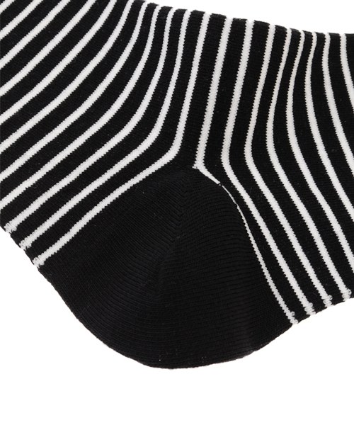 Candy Stripper（キャンディストリッパー）の「LAZY CANDY BORDER ソックス（ソックス/靴下・レディース・ブラック/グレー/ピンク・FREE）」の6枚目の写真