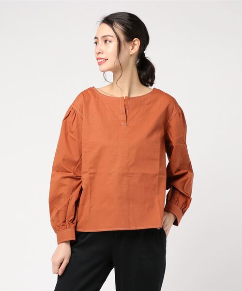 STYLEBLOCK（スタイルブロック）の「綿ツイルバック釦ステッチブラウス（シャツ/ブラウス・レディース・ライトベージュ/ネイビー/ホワイト/オレンジ・M）」の4枚目の写真