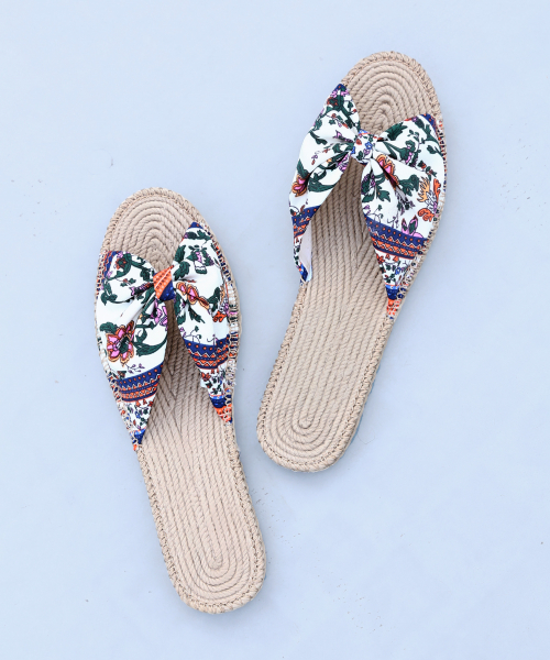 LOWRYS FARM（ローリーズファーム）の「サテンリボンサンダル　819395（サンダル・レディース・ホワイト系その他/ブラック/ベージュ/ブルー系その他/ピンク・MEDIUM/LARGE）」の2枚目の写真