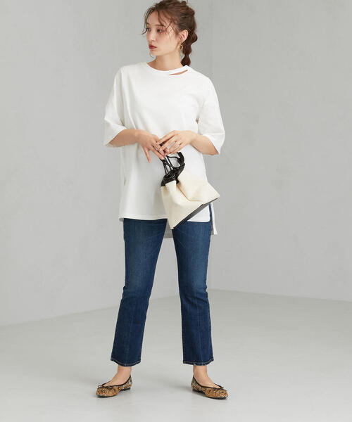 green label relaxing（グリーンレーベルリラクシング）の「＜MGHT＞SC デコルテ スリット ロング Tシャツ（Tシャツ/カットソー・レディース・ワインレッド/ダークグレー/ベージュ/オフホワイト・FREE）」の14枚目の写真