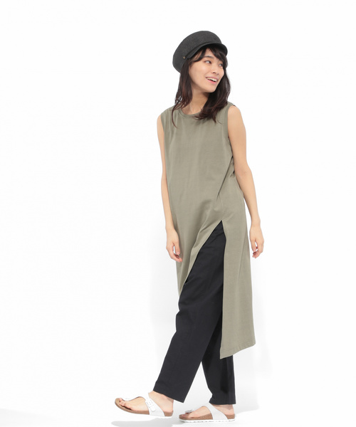 LAKOLE（ラコレ）の「【UVカット】アングルスリットスリーブレスワンピース / LAKOLE（ワンピース・レディース・ブラック/オフホワイト/カーキ/ライトブラウン・SMALL/MEDIUM）」の7枚目の写真