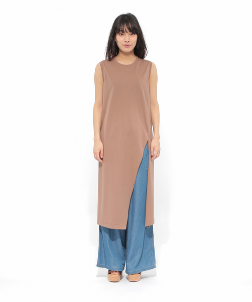 LAKOLE（ラコレ）の「【UVカット】アングルスリットスリーブレスワンピース / LAKOLE（ワンピース・レディース・ブラック/オフホワイト/カーキ/ライトブラウン・SMALL/MEDIUM）」の9枚目の写真