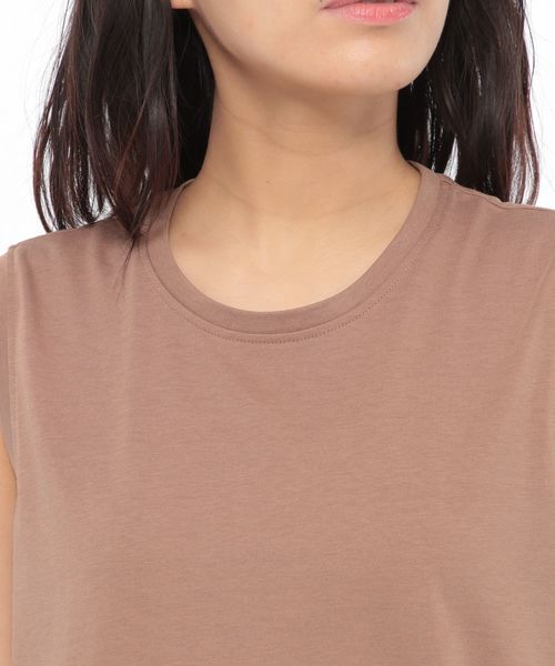 LAKOLE（ラコレ）の「【UVカット】アングルスリットスリーブレスワンピース / LAKOLE（ワンピース・レディース・ブラック/オフホワイト/カーキ/ライトブラウン・SMALL/MEDIUM）」の12枚目の写真